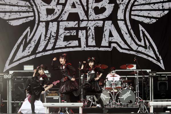 BABY METAL - 2016-06-11 - PARIS - Hippodrome de Longchamp - Main Stage - 